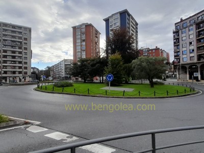 Piso en venta en Santurtzi, Kabiezes, con 2 dormitorios, baño, trastero y balcón