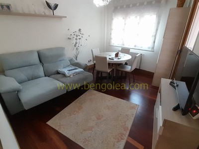 Piso en venta en Barakaldo, Bidegorri-centro, con 3 dormitorios, baño y terraza