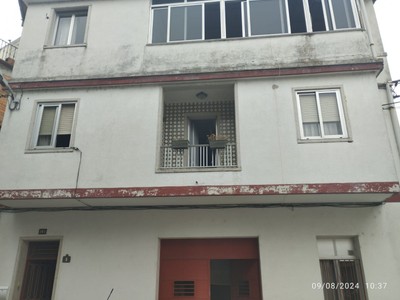 Casa en venta en Ourense, Ourense, con plaza de garaje, balcón y terraza