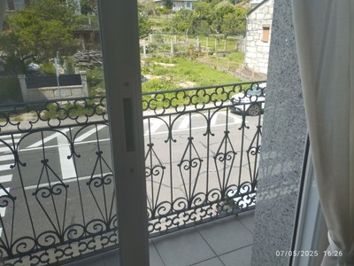 Casa en venta en Esposende, Ribadavia, con 3 dormitorios, baño y 3 plazas de garaje