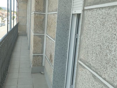 Casa en venta en Esposende, Ribadavia, con 3 dormitorios, 2 baños y plaza de garaje