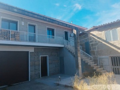 Casa en venta en Cualedro, Cualedro, con 6 dormitorios, 2 baños, plaza de garaje, trastero, balcón y terraza