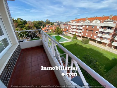 Piso en venta en Castro Urdiales, Ostende, con 3 dormitorios, 2 baños, plaza de garaje, balcón y terraza
