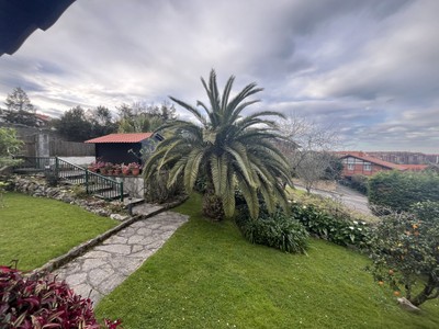 Chalet en venta en Castro Urdiales, Brazomar, con 5 dormitorios, 2 baños, 2 plazas de garaje, trastero, balcón, terraza y terreno