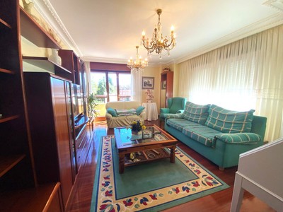 Piso en venta en Castro Urdiales, Ostende, con 3 dormitorios, 2 baños, plaza de garaje y 2 terrazas
