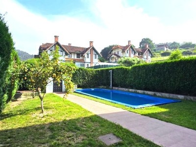 Chalet en venta en Castro Urdiales, Otañes, con 4 dormitorios y 3 baños