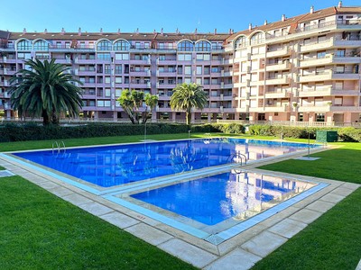 Piso en venta en Castro Urdiales, Brazomar, con 1 dormitorio, baño y terraza