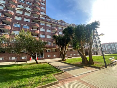 Piso en venta en Castro Urdiales, Cotolino, con 2 dormitorios, 2 baños y balcón