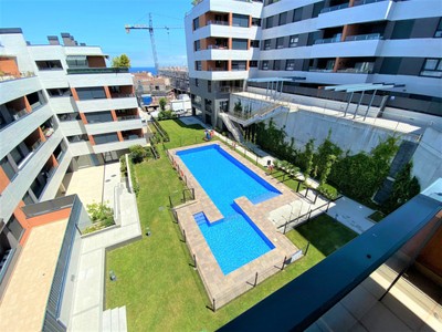 Piso en venta en Castro Urdiales, Cotolino, con 3 dormitorios, 2 baños, plaza de garaje, trastero y terraza