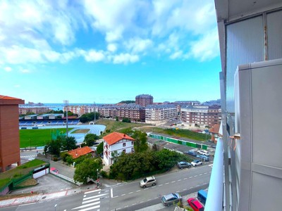 Piso en venta en Castro Urdiales, Brazomar, con 1 dormitorio, baño y balcón