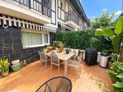 Chalet en venta en Castro Urdiales, Cotolino, con 3 dormitorios, 3 baños, 2 plazas de garaje, balcón y 2 terrazas
