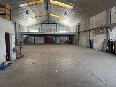 Nave industrial en venta en Albacete