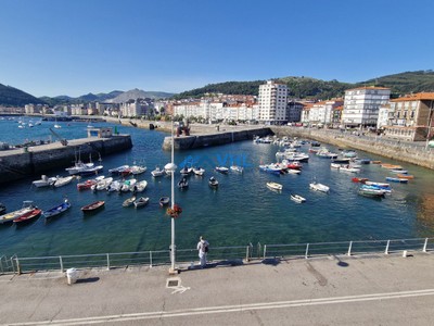 Piso en venta en Castro Urdiales, Centro, con 2 dormitorios y 2 baños
