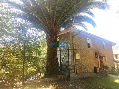 Casa en venta en Mioño, Mioño, con 3 dormitorios, 3 baños, trastero, terraza y terreno