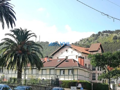 Chalet en venta en Mioño, Mioño, con 3 dormitorios, 3 baños, balcón y terraza