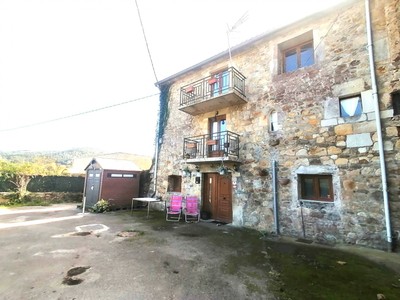 Casa en venta en Guriezo, con 4 dormitorios, baño y 2 terrazas