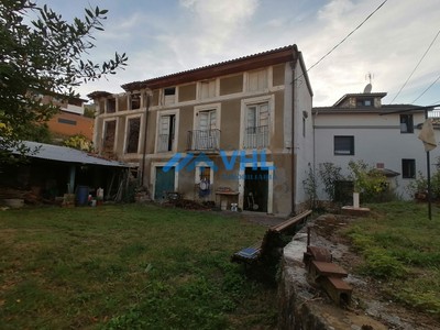 Casa en venta en Cerdigo, con 4 dormitorios y baño