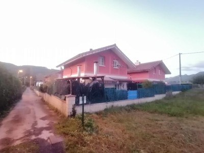 Chalet en venta en Castro Urdiales, Guriezo, con 3 dormitorios y 3 baños