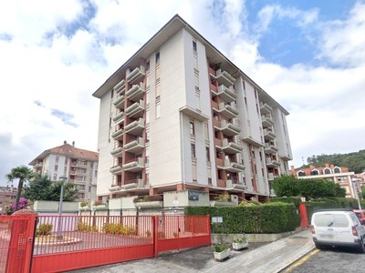 Piso en venta en Castro Urdiales, Brazomar, con 3 dormitorios, 2 baños, 2 plazas de garaje, balcón y terraza