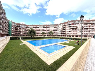 Piso en venta en Castro Urdiales, Brazomar, con 3 dormitorios, 2 baños, plaza de garaje, trastero y 2 terrazas