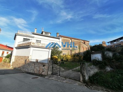 Casa en venta en Castro Urdiales, Cerdigo, con 3 dormitorios, 2 baños y terreno