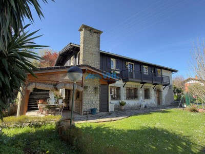Chalet en venta en Castro Urdiales, Brazomar, con 5 dormitorios, 2 baños, terraza y terreno