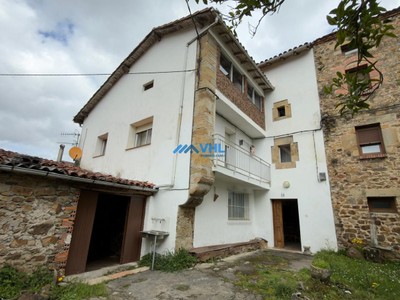 Casa en venta en Guriezo, con 6 dormitorios, 2 baños y terreno