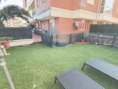 Piso en venta en Castro Urdiales, Cotolino, con 2 dormitorios, 2 baños, plaza de garaje, trastero y terraza
