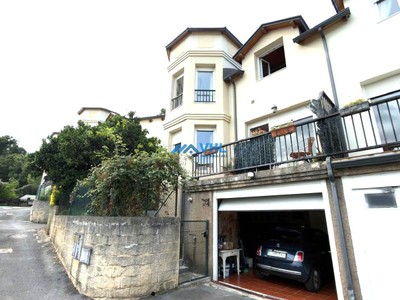 Pareado en venta en Castro Urdiales, Mioño, con 4 dormitorios, 3 baños, plaza de garaje y balcón