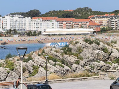 Piso en alquiler temporal en Castro Urdiales, con 2 dormitorios, baño, aseo y terraza