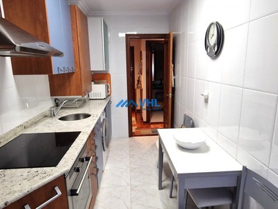Apartamento en alquiler temporal en Castro Urdiales, Ostende, con 1 dormitorio, baño, plaza de garaje y terraza