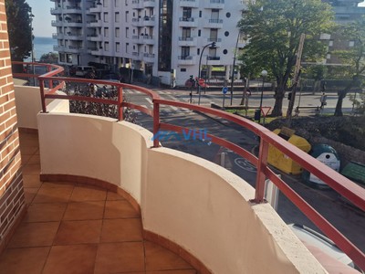 Piso en alquiler temporal en Castro Urdiales, Ostende, con 3 dormitorios, 2 baños, plaza de garaje y 2 terrazas