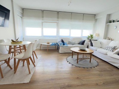 Piso en venta en Castro Urdiales, Centro, con 3 dormitorios, 2 baños y 2 balcones