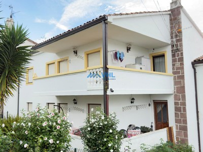 Piso en venta en Castro Urdiales, Mioño, con 4 dormitorios, baño y terreno