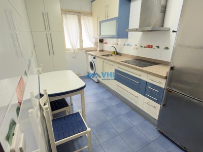 Piso en venta en Castro Urdiales, Centro, con 3 dormitorios y baño