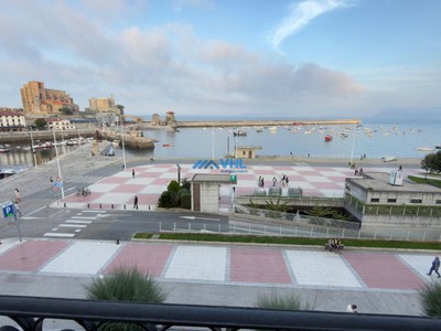 Piso en venta en Castro Urdiales, Centro, con 4 dormitorios, 3 baños y terraza