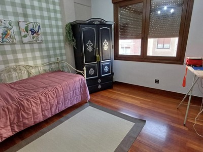 Piso en venta en Portugalete, Abaro, con 3 dormitorios y baño