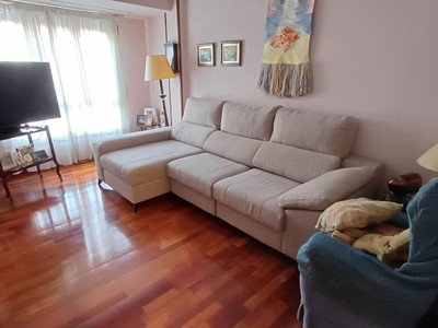 Piso en venta en Portugalete, San Nicolas, con 3 dormitorios, baño y balcón