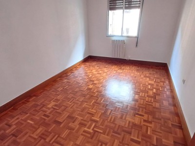 Piso en venta en Portugalete, Almirante Vallecilla, con 3 dormitorios, baño y balcón