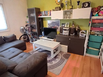 Piso en venta en Portugalete, con 2 dormitorios y baño