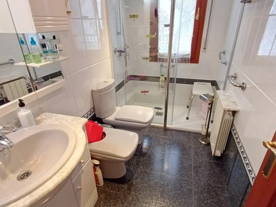 Piso en venta en Portugalete, Peatonal, con 3 dormitorios, baño y balcón