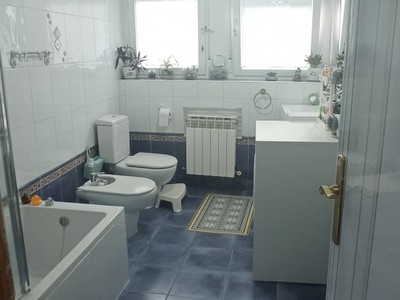 Ático en venta en Vitoria-gasteiz, Centro, con 3 dormitorios, baño y terraza