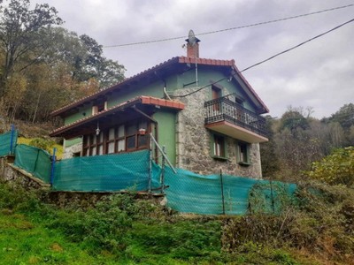 Casa en venta en Bustablado De Arredondo, con 4 dormitorios, 2 baños, balcón y terraza