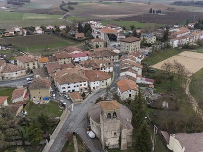 Casa en venta en Espejo, con 16 dormitorios y 3 baños