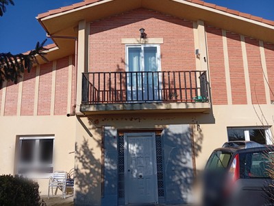 Chalet en venta en Apodaka, con 5 dormitorios, 3 baños, 2 plazas de garaje, trastero y terreno