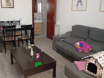 Casa en venta en Vitoria-gasteiz, Abetxuko, con 3 dormitorios, baño, aseo, plaza de garaje, trastero y 2 terrazas
