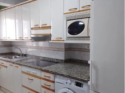 Piso en venta en Salvatierra, con 3 dormitorios, baño, trastero y terraza
