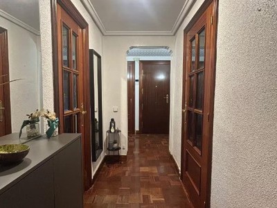 Piso en venta en Vitoria-gasteiz, Zaramaga, con 3 dormitorios, baño, trastero y terraza