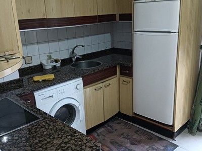 Piso en venta en Vitoria-gasteiz, Zaramaga, con 3 dormitorios, baño, trastero y terraza