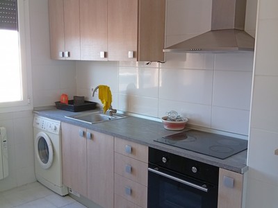 Piso en venta en Vitoria-gasteiz, Coronacion, con 3 dormitorios, baño y trastero